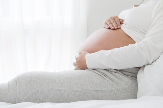 strain-abdominal-muscles-during-pregnancy-preterm-labor-pregnant-women-health_41350-173